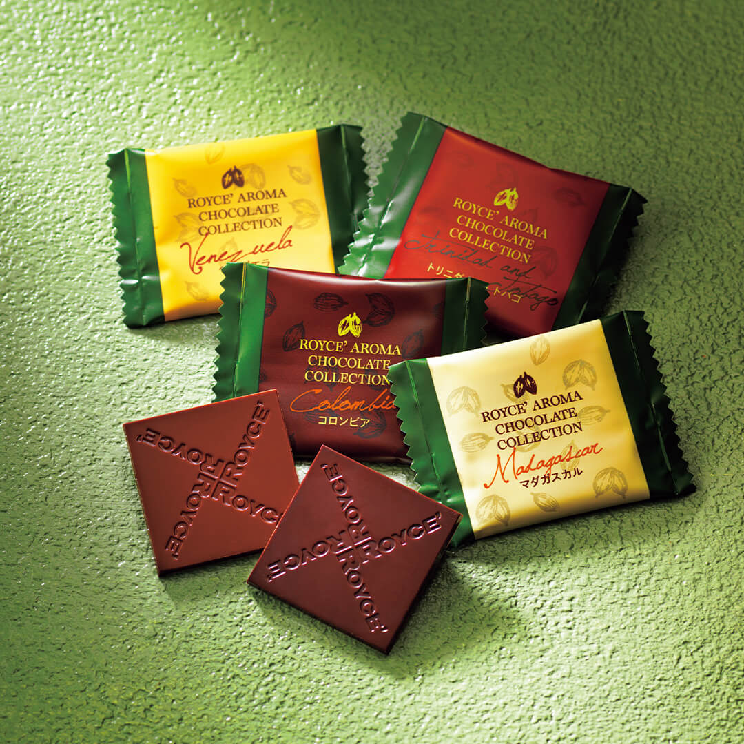 ROYCE' Chocolate - ROYCE' Aroma Chocolate Collection - Image shows individually-wrapped chocolate squares with green background.
