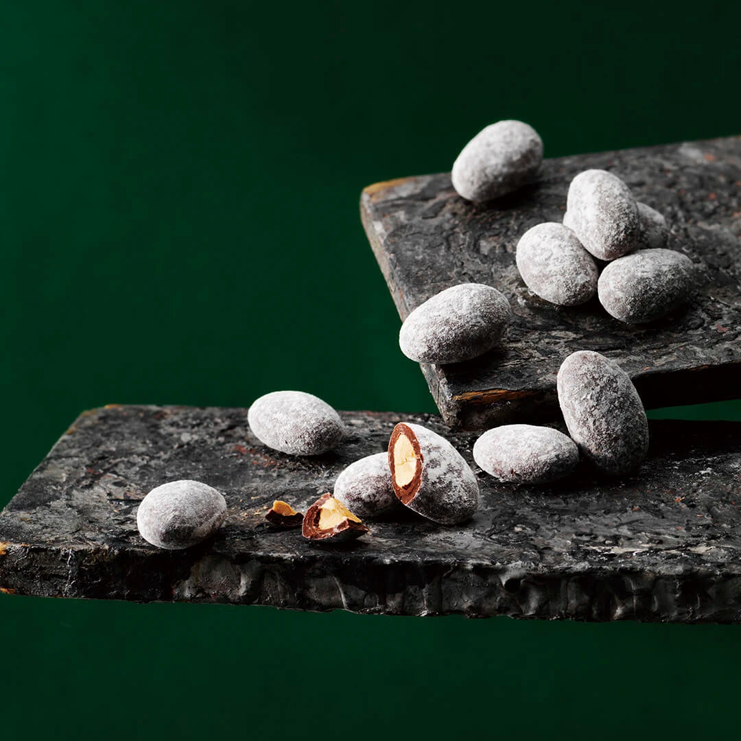 Amande Chocolat "ROYCE' Farm to Bar"